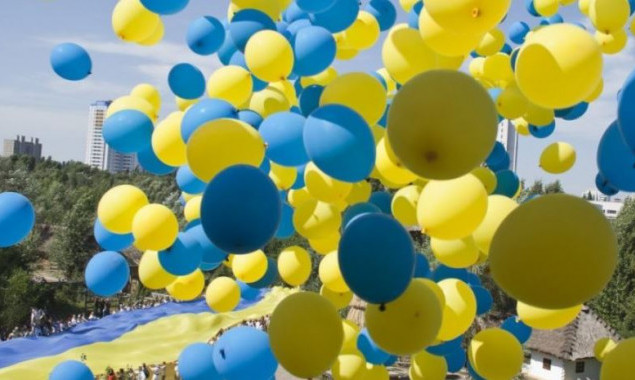 Столичные учебные заведения призывают отказаться от воздушных шаров во время проведения выпускных