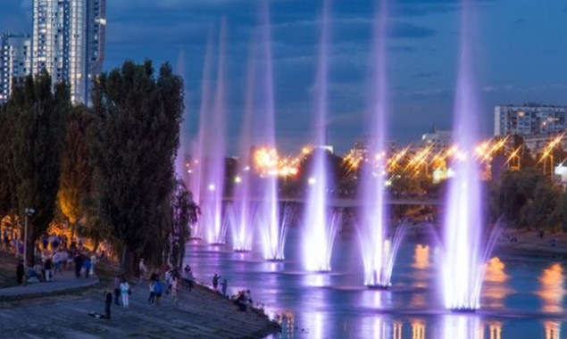 На Русановском канале в Киеве из-за аварии на высоковольтной сети не работают фонтаны