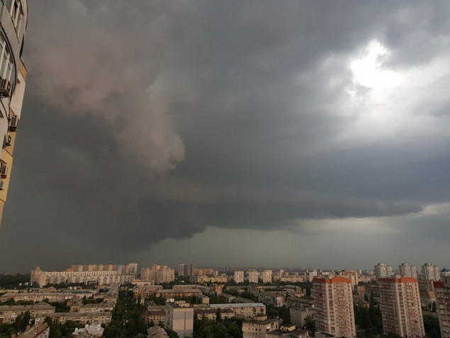 Непогода в Киеве, 27 июня (фото, видео)