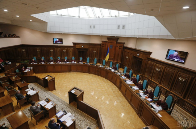КСУ провел открытую часть заседаний по делу о конституционности роспуска парламента (видео)