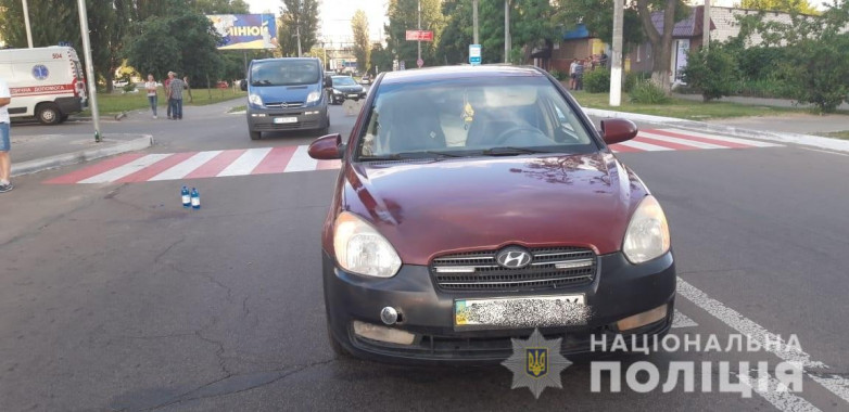 В Вышгороде автомобиль сбил женщину с двумя детьми на пешеходном переходе