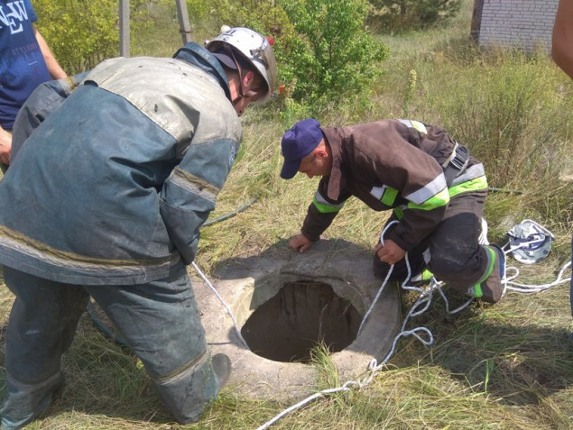 В Иванковском районе на Киевщине 3 рабочих погибли в водопроводном колодце