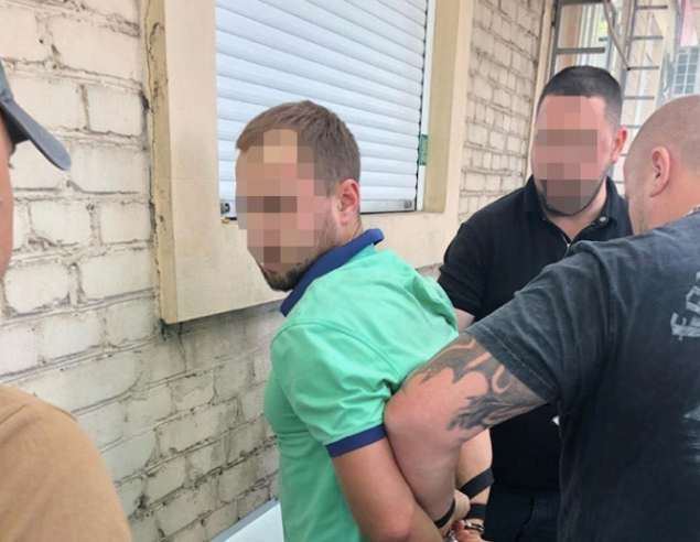 Руководитель отделения Деснянского управления полиции в Киеве задержан по подозрению в поборах с игровых заведений (фото, видео)