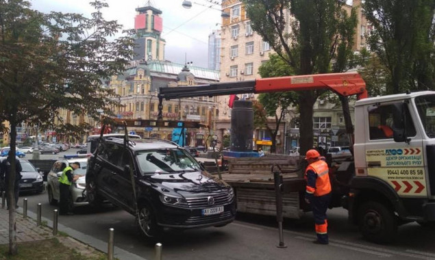 За один день с бульвара Шевченко в Киеве эвакуировали 20 транспортных средств (фото)