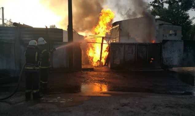 В Ирпене под Киевом произошел пожар на автозаправочной станции