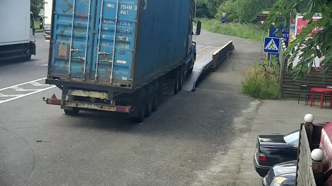 На прошлой неделе в Киев не пустили 75 грузовиков с перегрузом