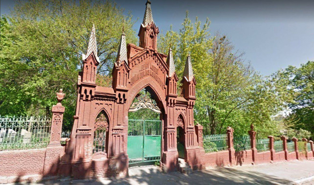 Ограждение Байкового кладбища в Киеве планируют разобрать и заменить клинкерной плиткой