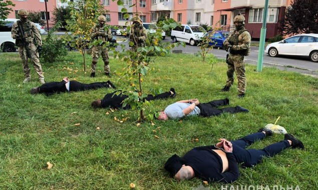 Полиция Киевщины задержала в трех регионах Украины подозреваемых в нападениях на элитные квартиры (фото)