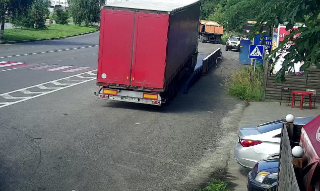 Более 80 грузовиков с перегрузом не пустили в Киев за прошлую неделю