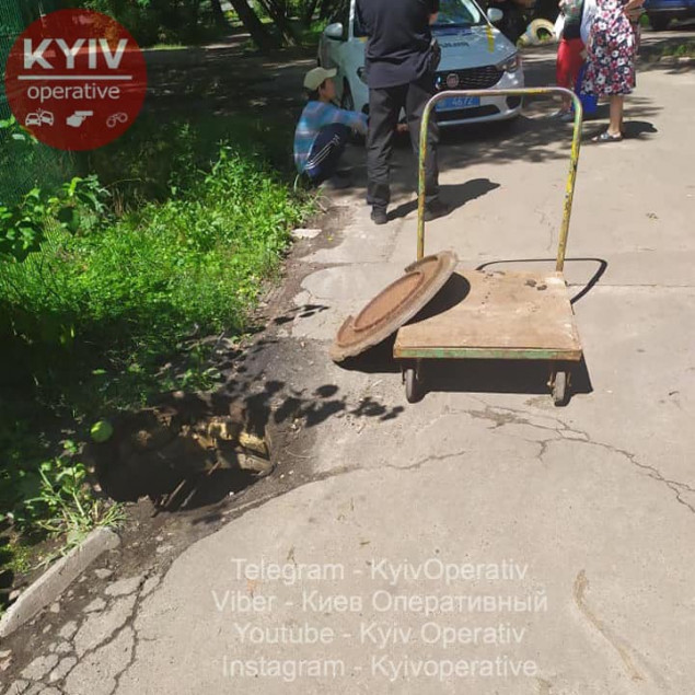 Похитителя люков поймали в Шевченковском районе Киева (фото)