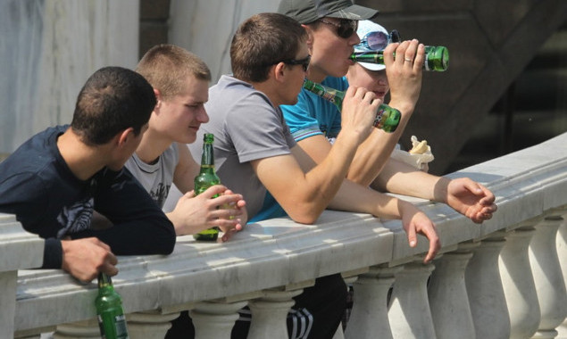 С начала года патрульные Киева составили более 7 тысяч админматериалов за распитие алкоголя в запрещенном месте