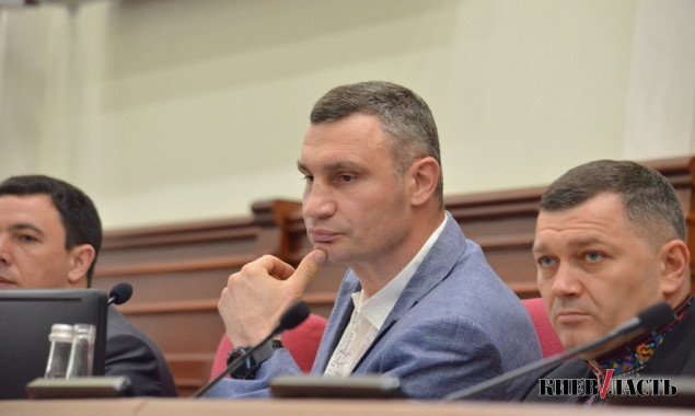Консультации с лидерами фракций Киевсовета о его роспуске Кличко проведет на следующей неделе