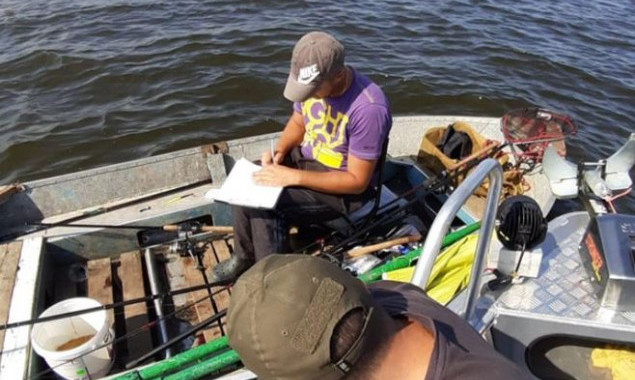 Киевский рыбоохранный патруль за один день выявил десятки нарушителей (фото)
