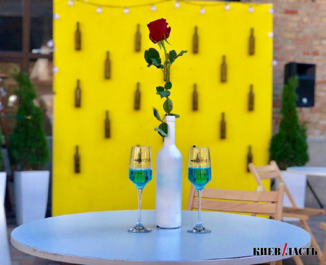 “Вайн-понг” и танцы на винограде: как прошел столичный Kyiv Wine Fest