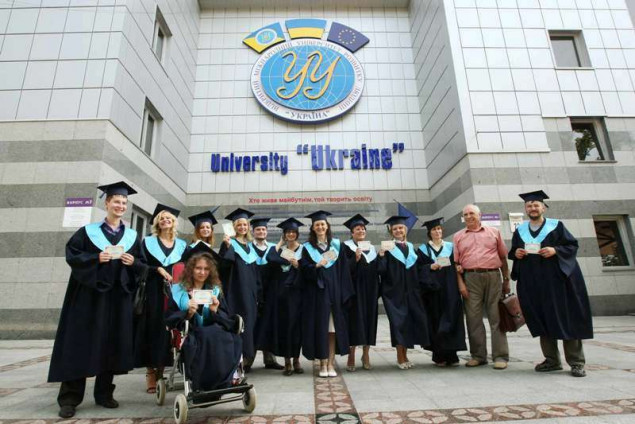 Университет “Украина” просит организовать подвоз студентов с инвалидностью к месту учебы