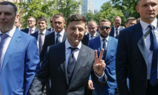 Зеленский подписал два скандальных закона, против которых протестовали ФЛП