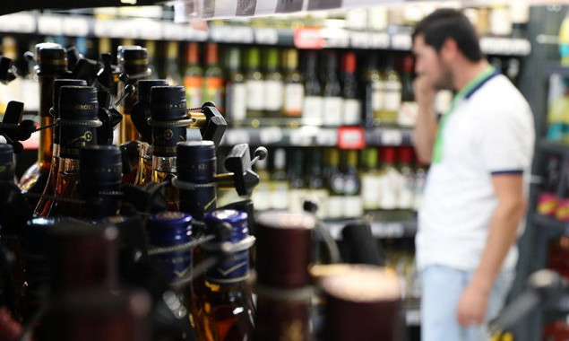 Ограничение на продажу алкоголя в Киеве продолжает действовать, - депутат Михайленко