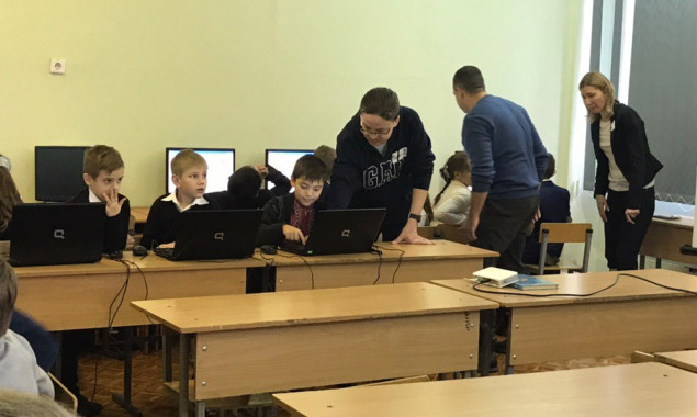 В школах Киева начали обучение цифровой грамотности