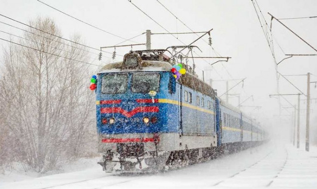 “Укрзализныця” увеличила количество дополнительных поездов к новогодним праздникам