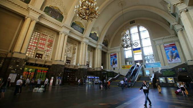 На ж/д вокзале Киева прокурор задержал карманников