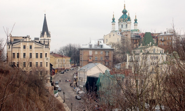 Гончарука просят наложить запрет на строительство в заповеднике “Древний Киев”