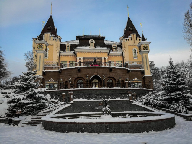 Киевский театр кукол ждет самых маленьких зрителей на премьеру бейби-спектакля “Снег”