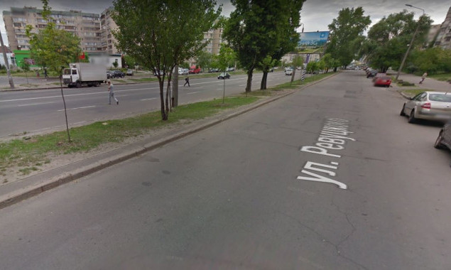 Кличко попросили установить светофор на смертельном переходе на улице Ревуцкого в Киеве 
