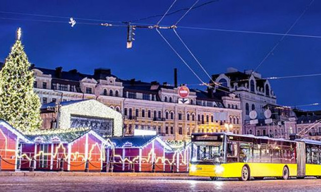Ряд киевских троллейбусов и автобусов изменят движение на время новогодних и рождественских мероприятий