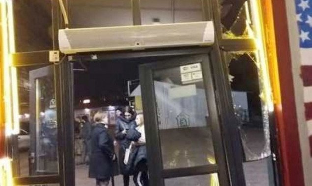 Разгром пиццерии на Позняках в Киеве: три человека получили сообщение о подозрении