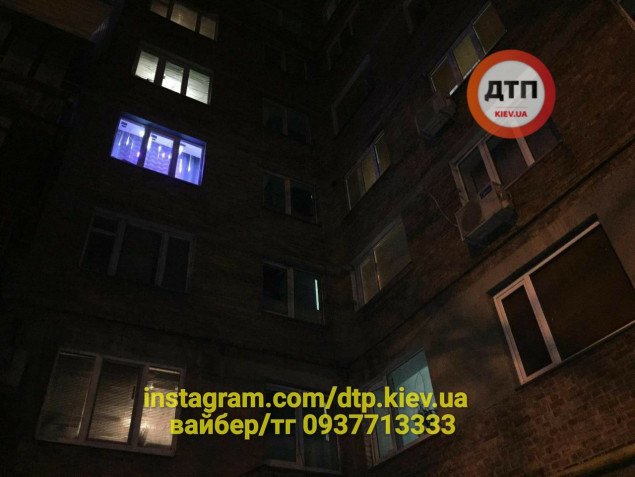 В Киеве женщина обнаружила двух жестоко убитых девушек в своей квартире, которую сдала на Новый год (фото, видео)
