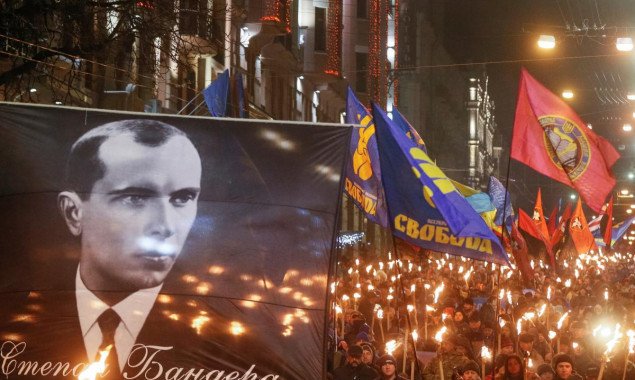 В Киеве националисты отметили 111-летие со дня рождения Бандеры факельным шествием (фото, видео)