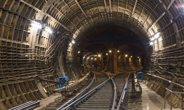 Столичные власти опровергли заявление “Киевметростроя” о срыве сроков запуска метро на Виноградарь на год