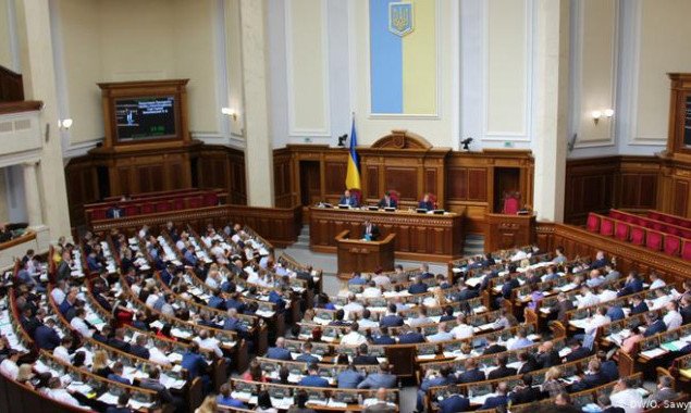 Рада одобрила президентский законопроект о создании вспомогательных органов парламента