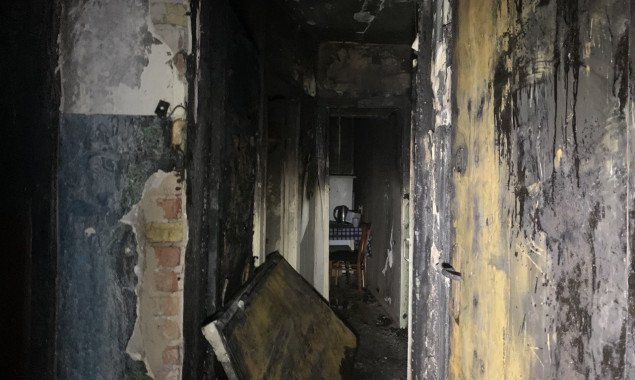 Спасатели ликвидировали пожар в жилом доме на столичном Виноградаре