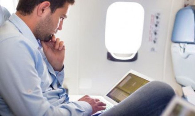 Гончарук обнадежил пассажиров самолетов возможностью пользоваться Интернетом в полете