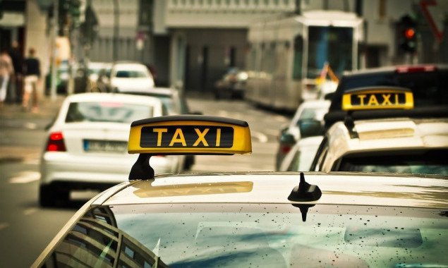 Сегодня, 28 января, таксисты в Киеве хотят привлечь внимание к своим проблемам с помощью автопробега