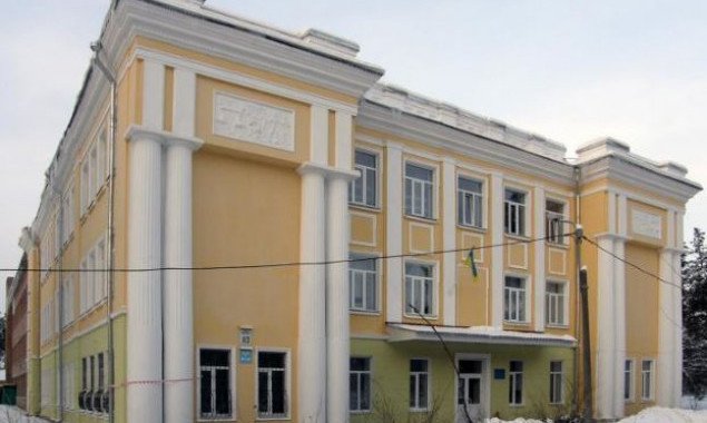 Нардеп Забуранная попросила Кличко отремонтировать школу на Алма-Атинской, 113