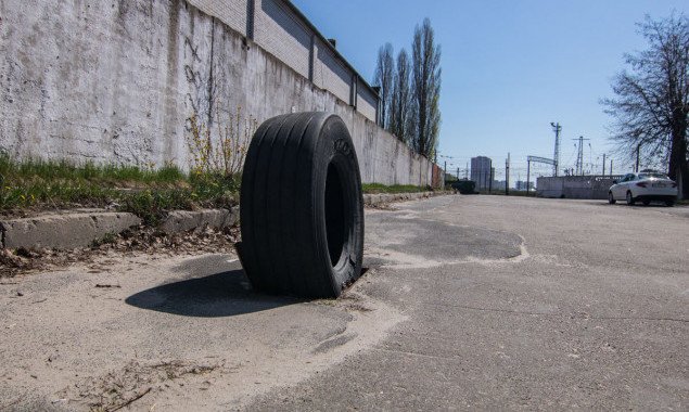 От столичных властей требуют отремонтировать развязку в Дарницком районе Киева