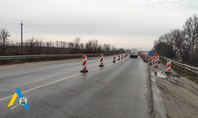 На автодороге Р-03 в Броварском районе ограничено движение из-за подготовки к установке датчиков системы взвешивания