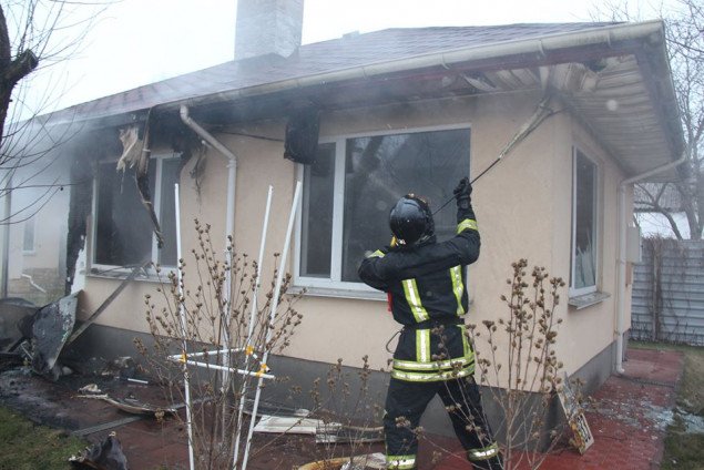 В частном доме в Дарницком районе Киева произошел пожар