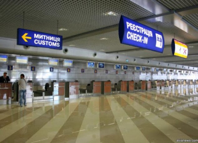 Из аэропорта “Борисполь” госпитализировали прилетевшую из Италии украинку с температурой