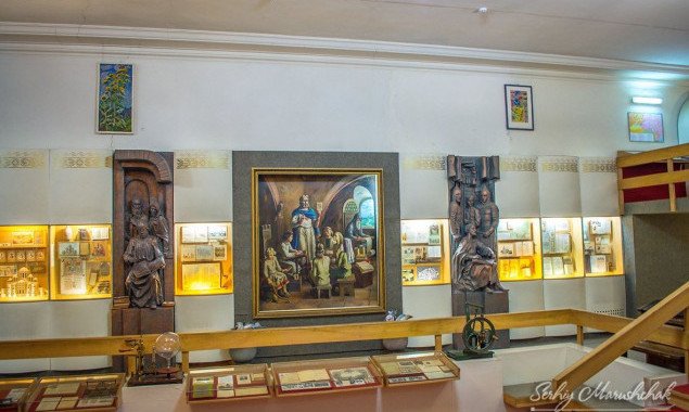 Нардеп Качура поинтересовался причинами затягивания передачи в коммунальную собственность Киева Педагогического музея Украины