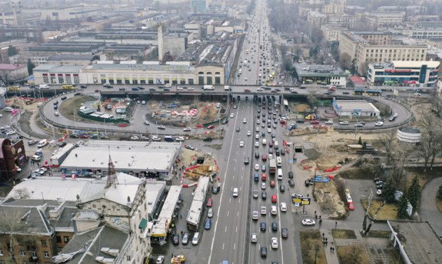 От столичных властей потребовали открыть проход возле Шулявского моста