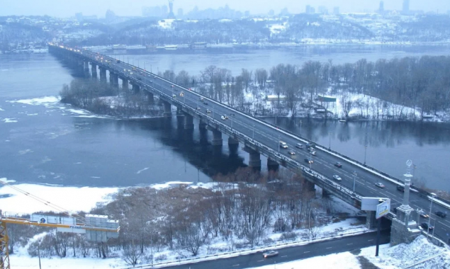 Из-за обследования моста Патона в Киеве с 10 февраля будут ограничивать движение транспорта