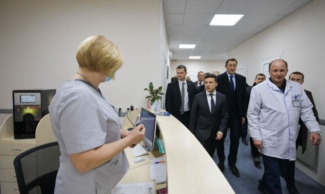 Зеленский пообещал до июля 2020 года закончить ремонт Бориспольской многопрофильной больницы (фото)