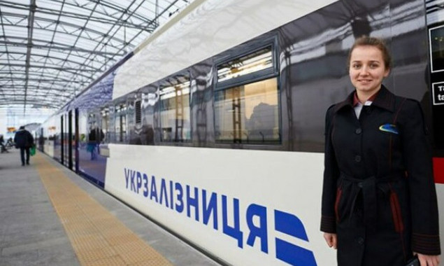 К 8 Марта “Укрзализныця” запустит 22 дополнительных поезда (список)