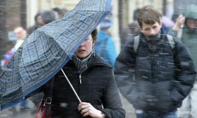Сегодня и завтра, 1 и 2 марта, в Киеве ожидаются сильные порывы ветра