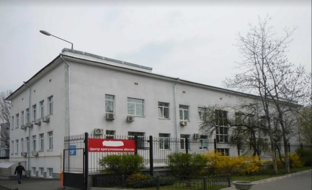 Здание бывшей поликлиники в Оболонском районе перестроят под офисный центр