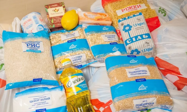 Малоимущим на Киевщине начали раздавать продуктовые наборы