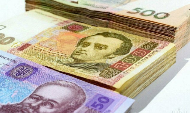 Максимум 47 тыс. гривен: Кабмин на время карантина урезал зарплаты в исполнительной власти и госсекторе